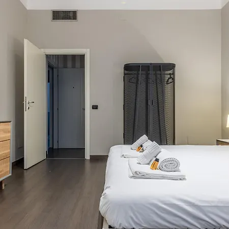 Sant' Ambrogio Flat 아파트 *