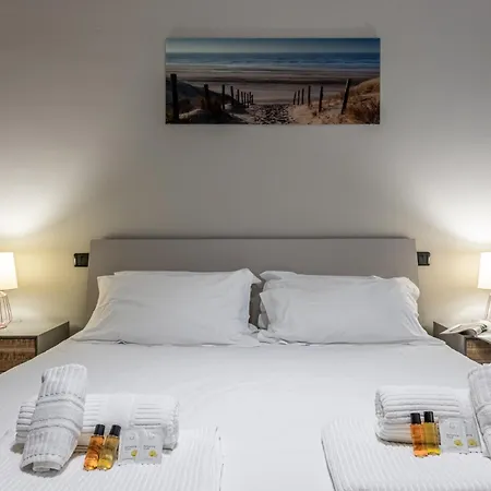 Sant' Ambrogio Flat 아파트 *